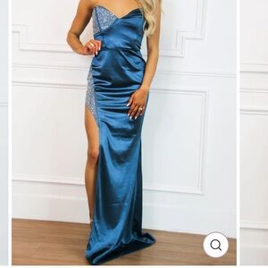 Elegant Blue‎ Strapless Gown with Silver Accents